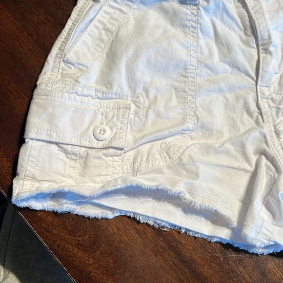 White American Eagle cargo shorts, women size 000 - Picture 2 of 6